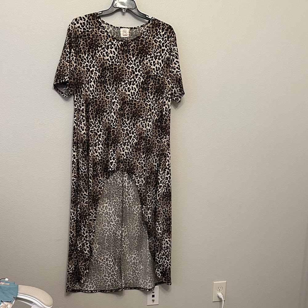 Hi-Low Leopard Print Tunic Top Ready for Rodeo!
